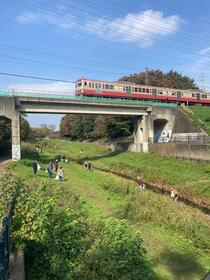 野川ゴミ拾い中