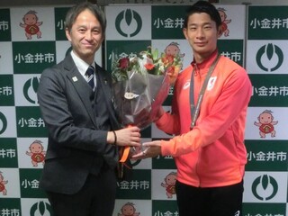 デフサッカー男子日本代表仲井健人選手が表敬訪問