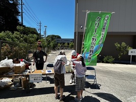 写真：野川を散策清掃大作戦