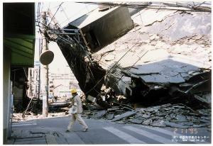 建物の倒壊による道路の閉塞